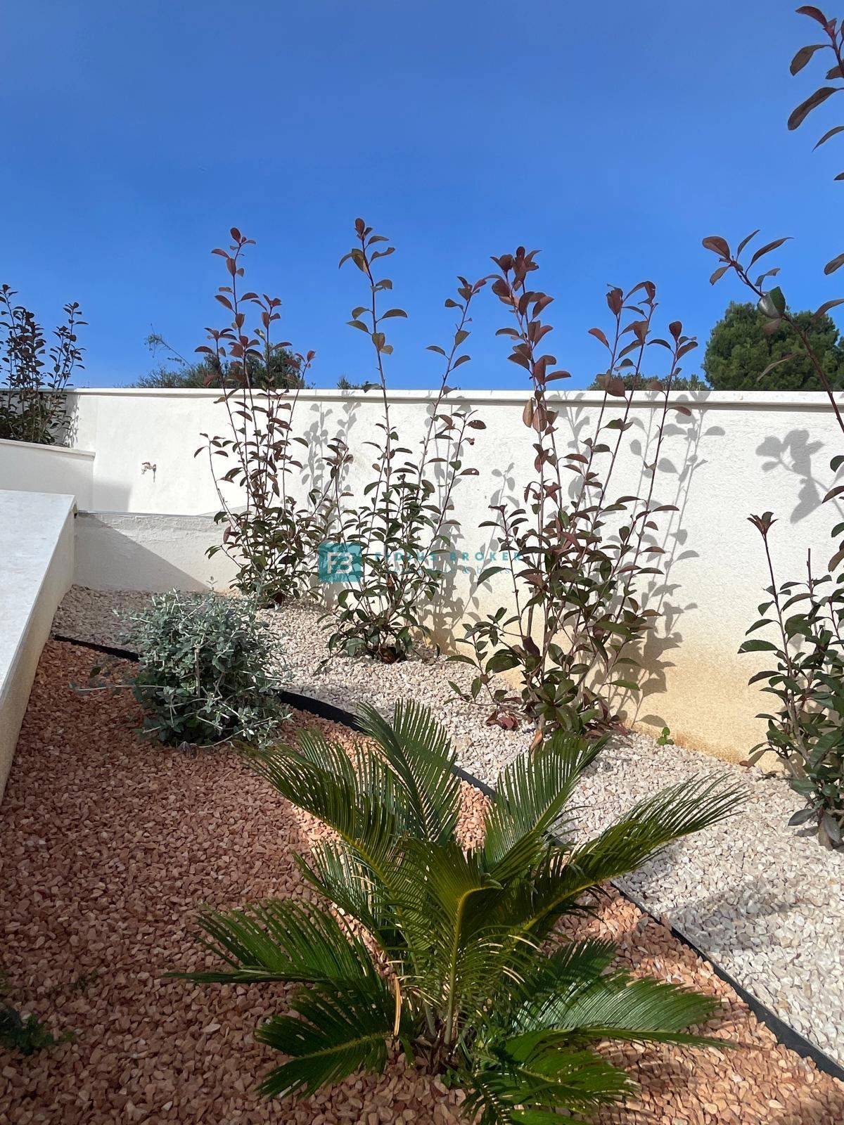 BETINA, nova, luksuzna vila, 150 m od morja, panoramski pogled, bazen, garaža