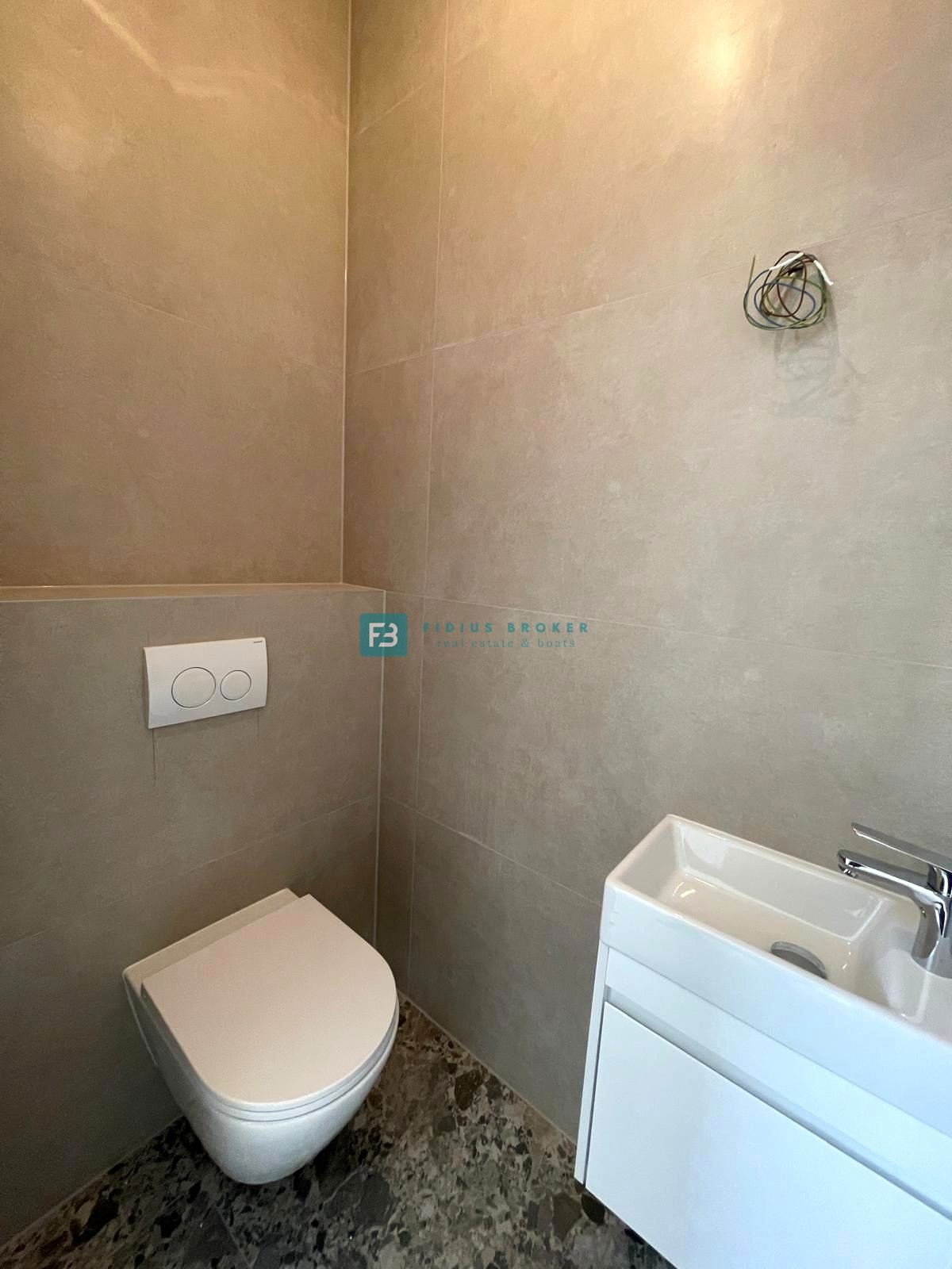 BETINA, nova, luksuzna vila, 150 m od morja, panoramski pogled, bazen, garaža