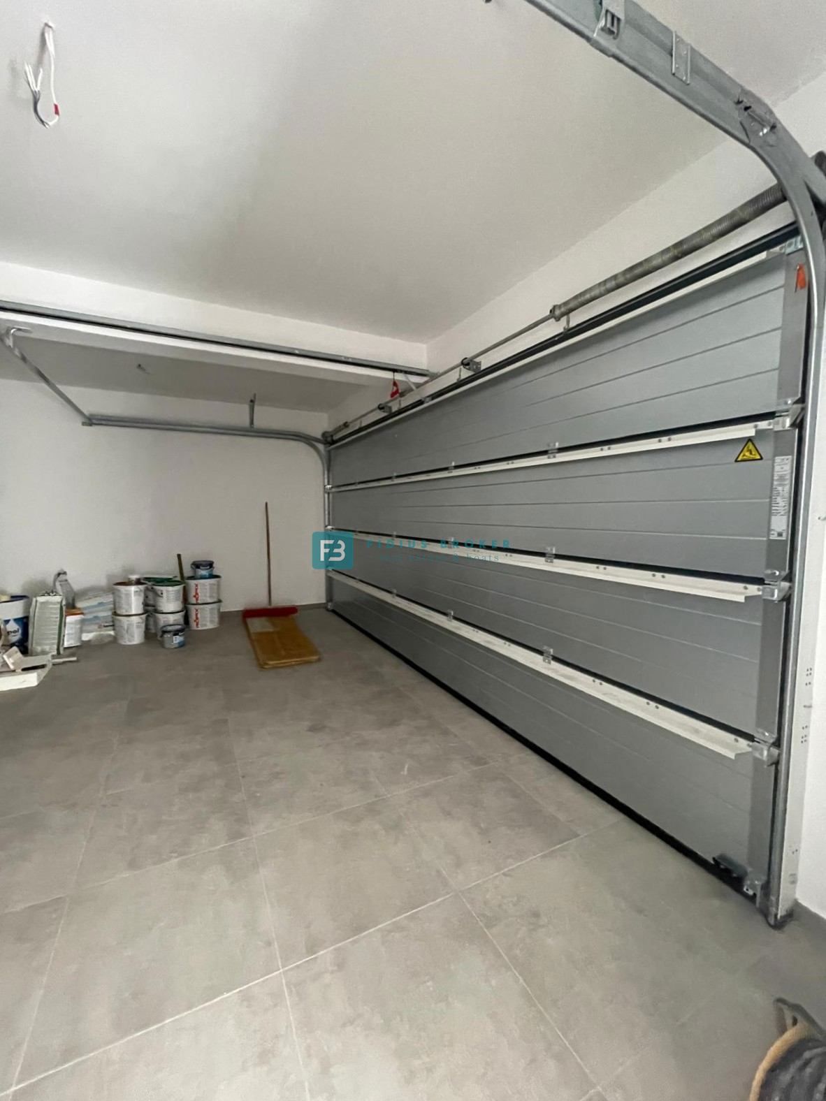 BETINA, nova, luksuzna vila, 150 m od morja, panoramski pogled, bazen, garaža