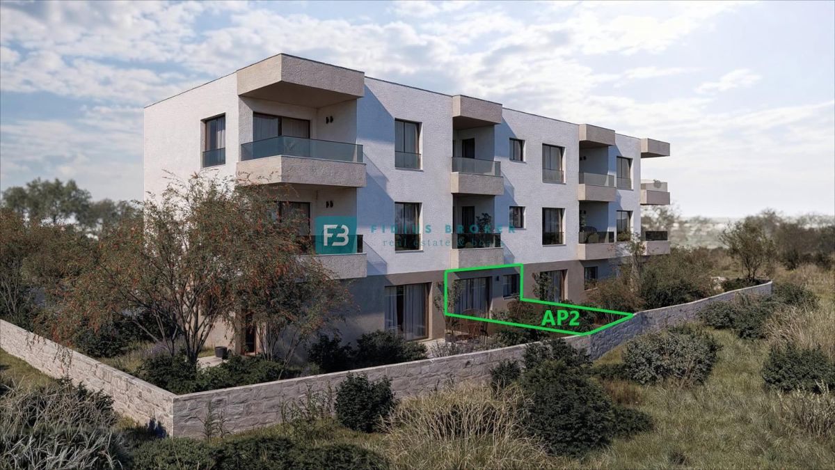 VODICE, nov projekt, pritličje, vrt 42 m2, mirna lokacija