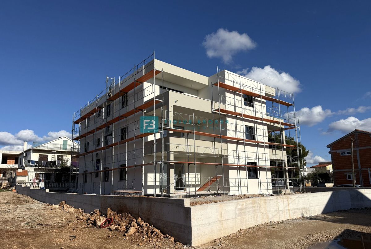 VODICE, novogradnja, moderno stanovanje, terasa, 2 spalnici