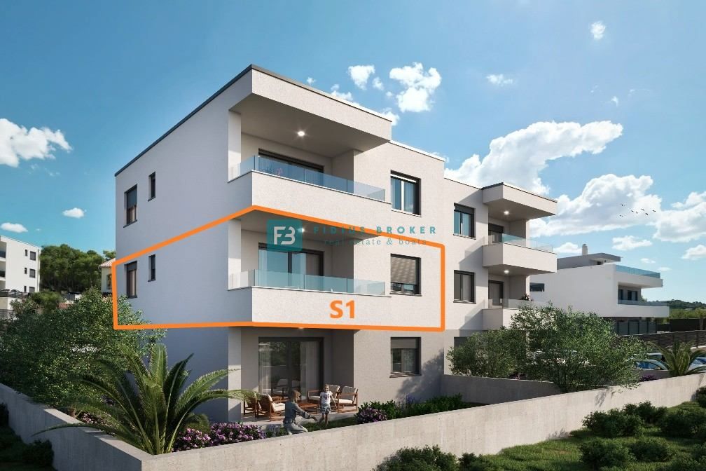 ŠIBENIK - BRODARICA, nov projekt, 1. nadstropje, terasa, 250 m do šole, 2 parkirni mesti