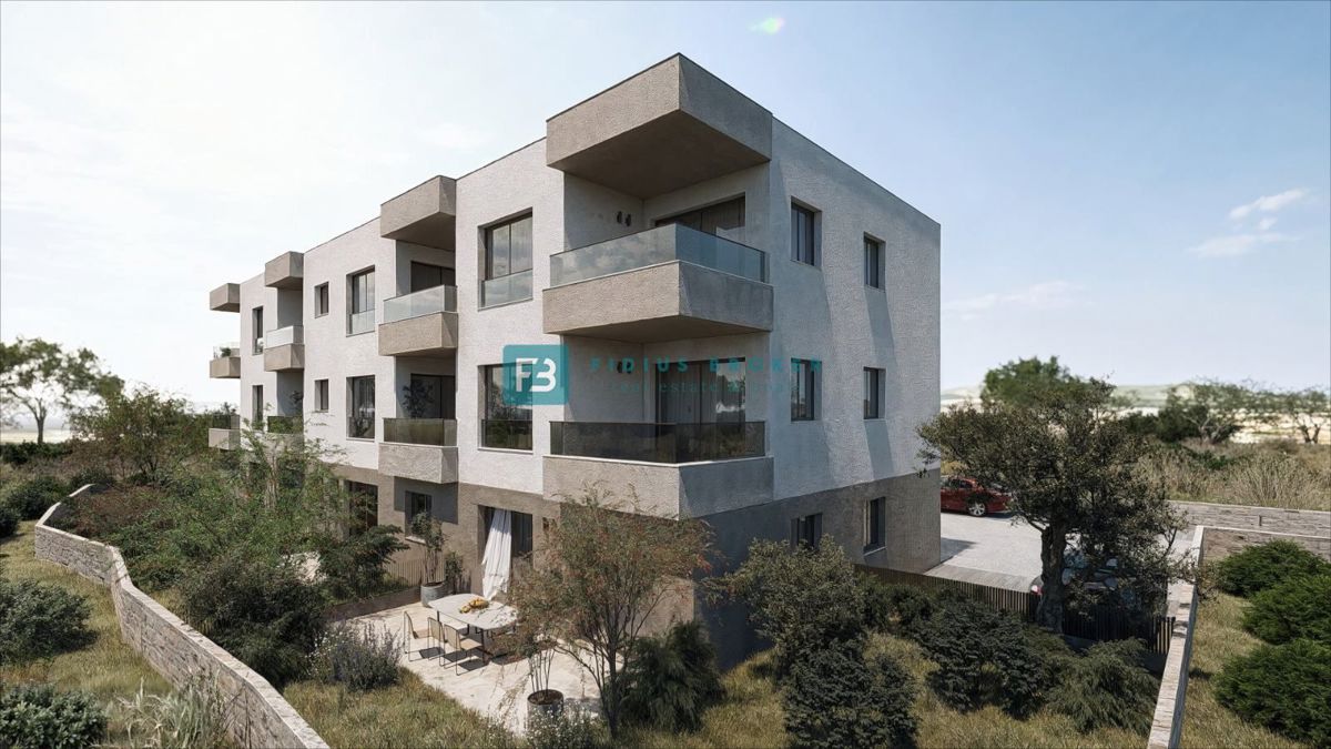 VODICE, nov projekt, pritličje, vrt 120 m2, mirna lokacija