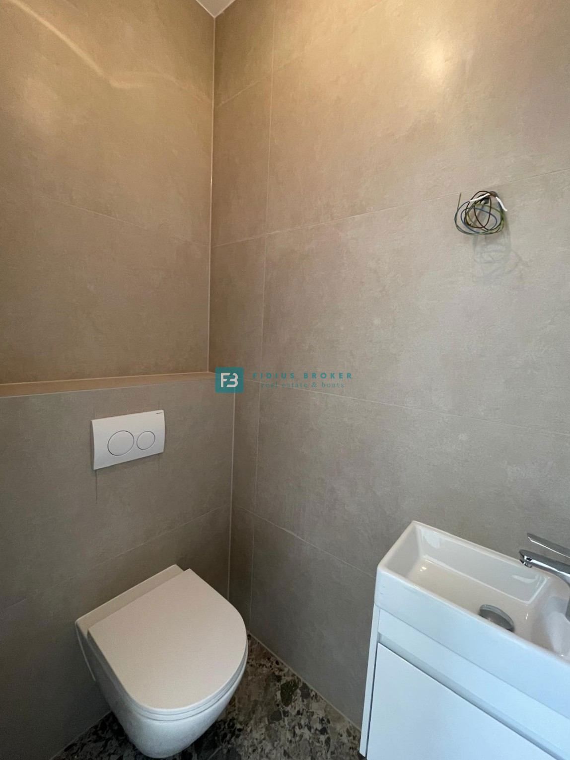 BETINA, nova, luksuzna vila, 150 m od morja, panoramski pogled, bazen, garaža