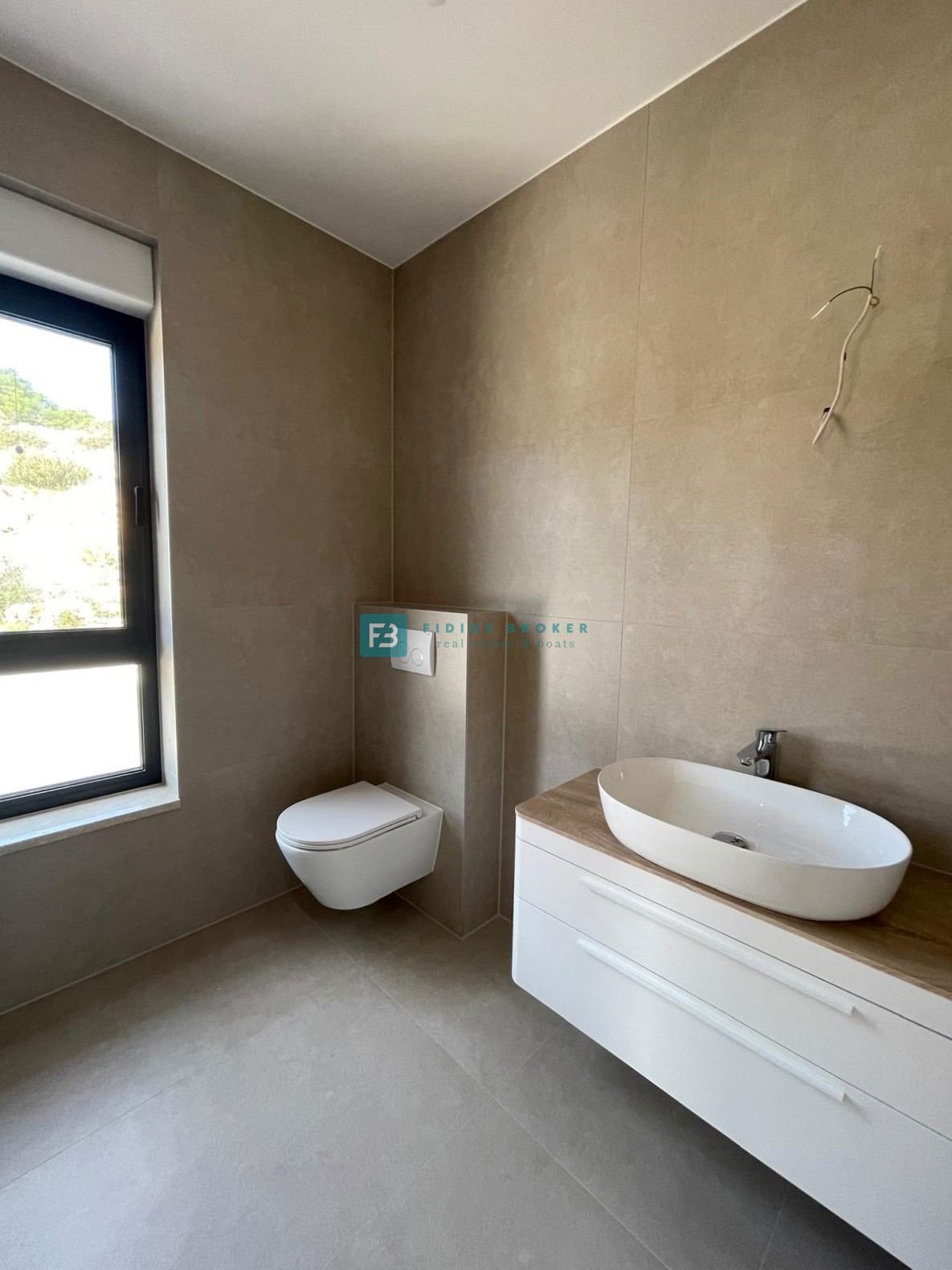 BETINA, nova, luksuzna vila, 150 m od morja, panoramski pogled, bazen, garaža