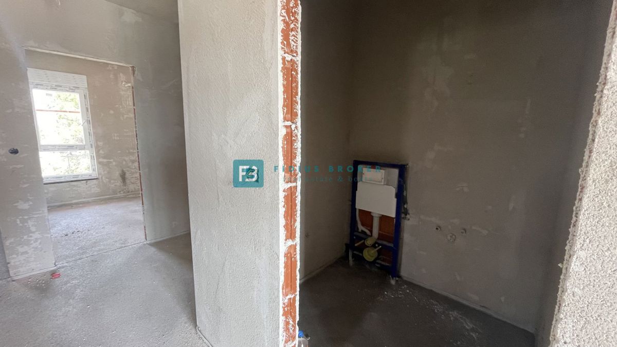 VODICE - SRIMA, novogradnja, 300 m od morja, 2. nadstropje, 3 spalnice