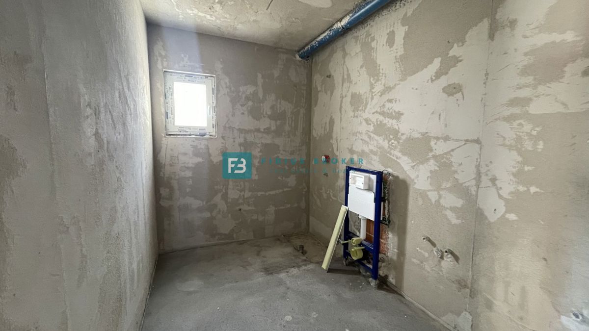 VODICE - SRIMA, novogradnja, 300 m od morja, 2. nadstropje, 3 spalnice