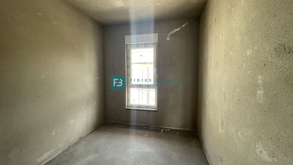 VODICE - SRIMA, novogradnja, 300 m od morja, 2. nadstropje, 3 spalnice