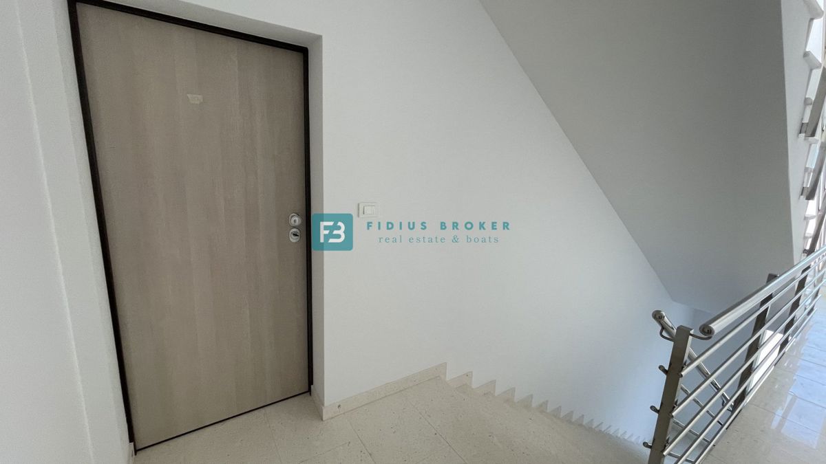 VODICE - SRIMA, novo, 2. vrsta do morja, penthouse, strešna terasa, panoramski pogled