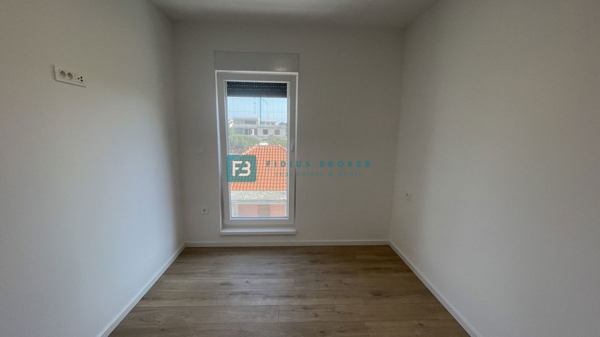 VODICE - SRIMA, novo, 2. vrsta do morja, penthouse, strešna terasa, panoramski pogled