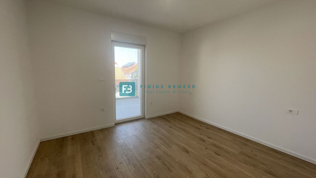 VODICE - SRIMA, novo, 2. vrsta do morja, penthouse, strešna terasa, panoramski pogled