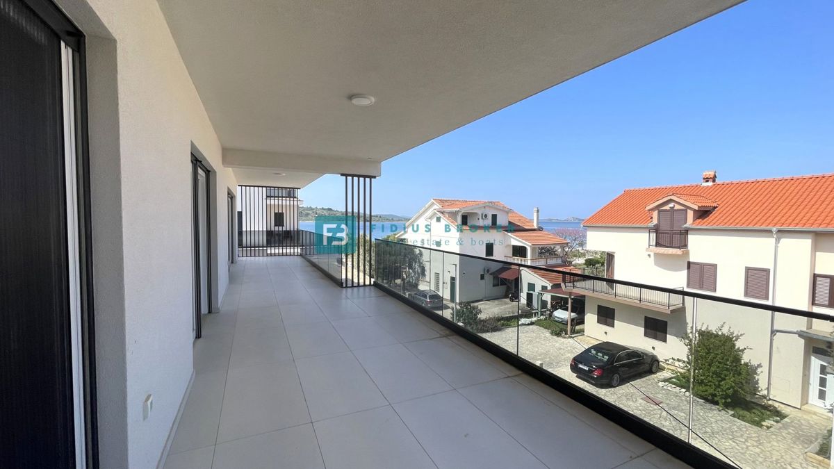 VODICE - SRIMA, novo, 2. vrsta do morja, penthouse, strešna terasa, panoramski pogled