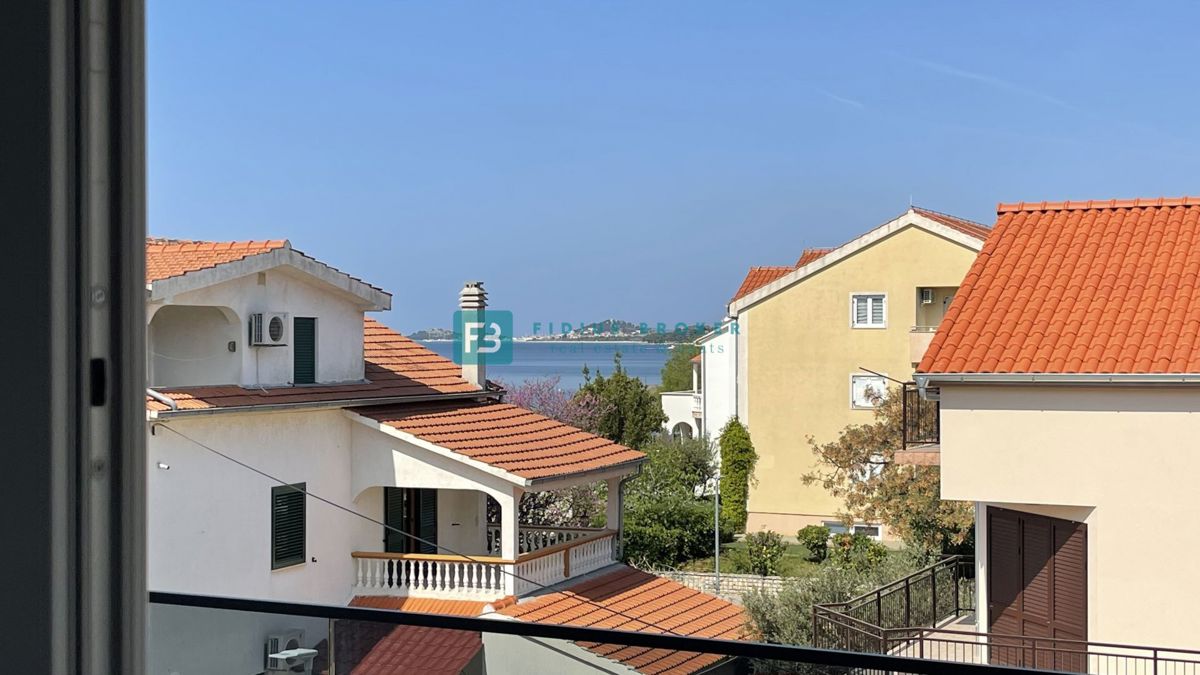 VODICE - SRIMA, novo, 2. vrsta do morja, penthouse, strešna terasa, panoramski pogled