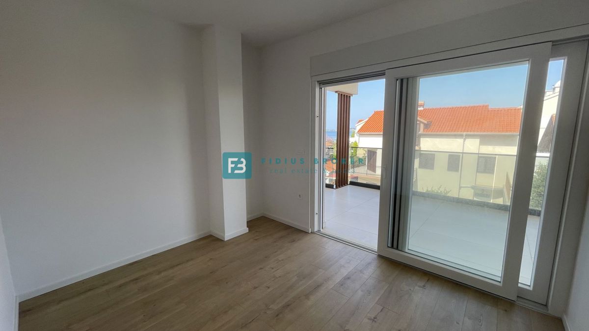 VODICE - SRIMA, novo, 2. vrsta do morja, penthouse, strešna terasa, panoramski pogled