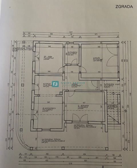 VODICE, samostojna hiša, 7 apartmajev, dvorišče