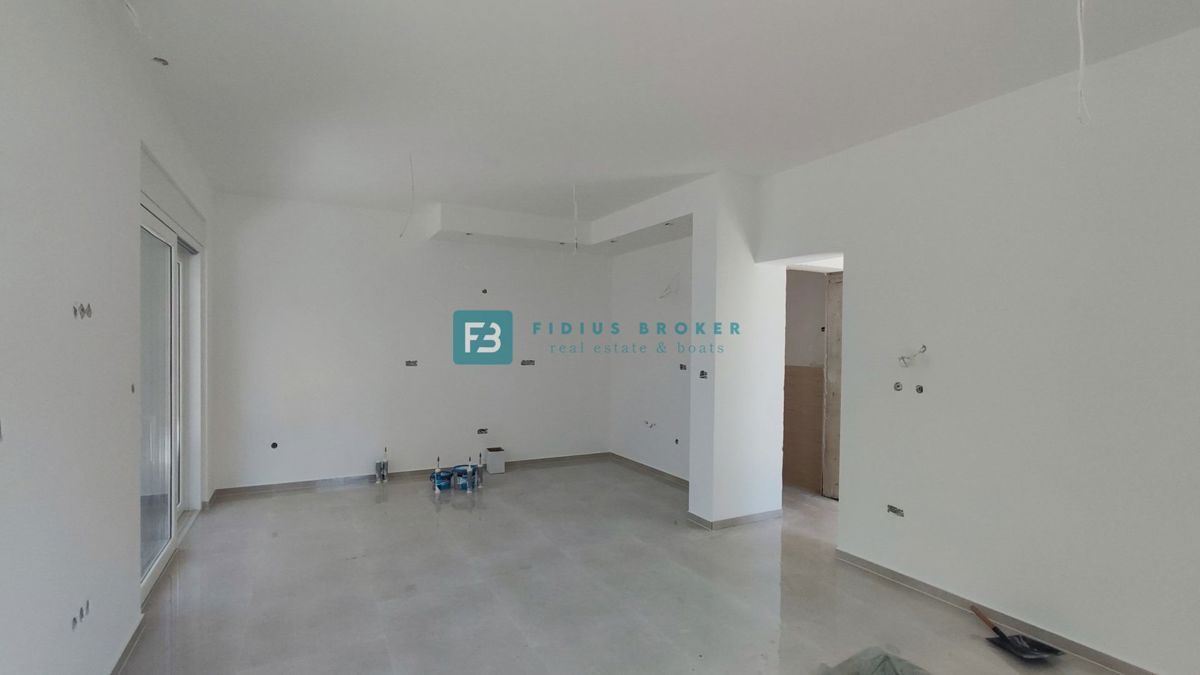 SRIMA, nova, dvojček, 300 m do plaže, pogled na morje, S2