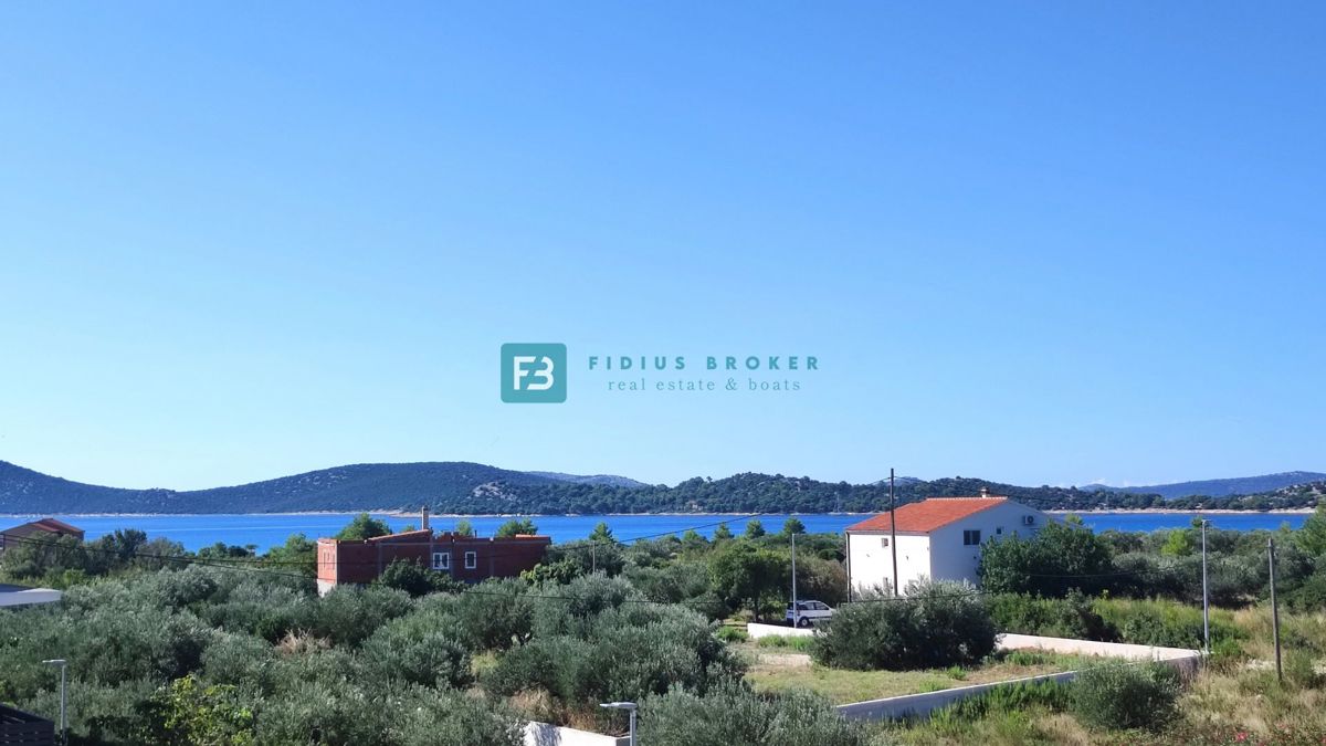 VODICE, novogradnja, moderno stanovanje, 1. nadstropje, 400 m od plaže