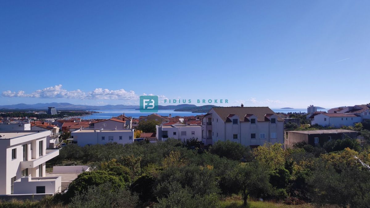 VODICE, novogradnja, 2. nadstropje, pogled na morje, 3 spalnice, shramba