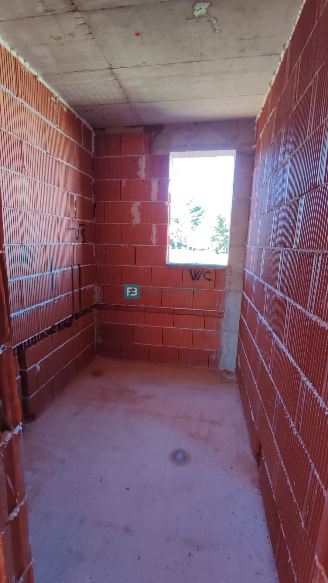 VODICE, novogradnja, 2. nadstropje, pogled na morje, 3 spalnice, shramba