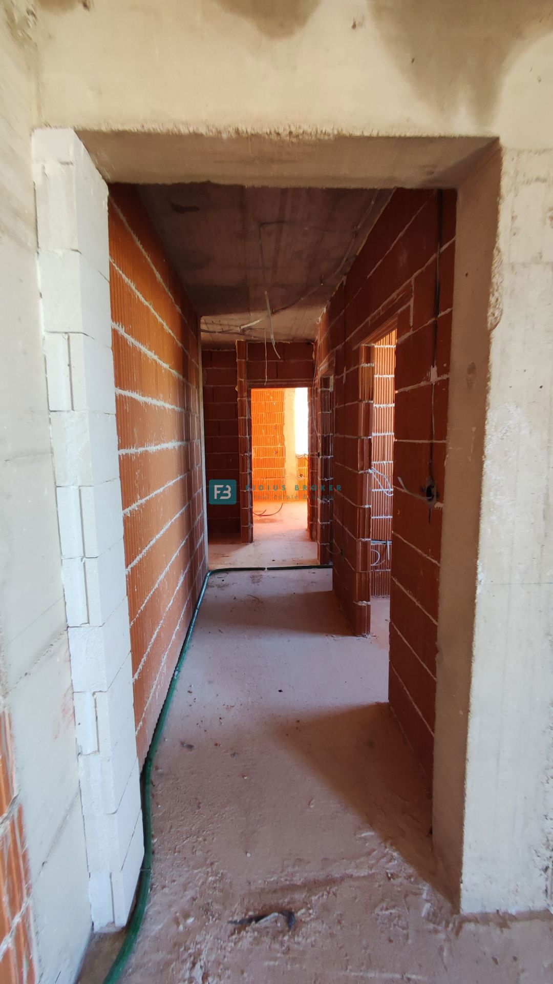 VODICE, novogradnja, 2. nadstropje, pogled na morje, 3 spalnice, shramba