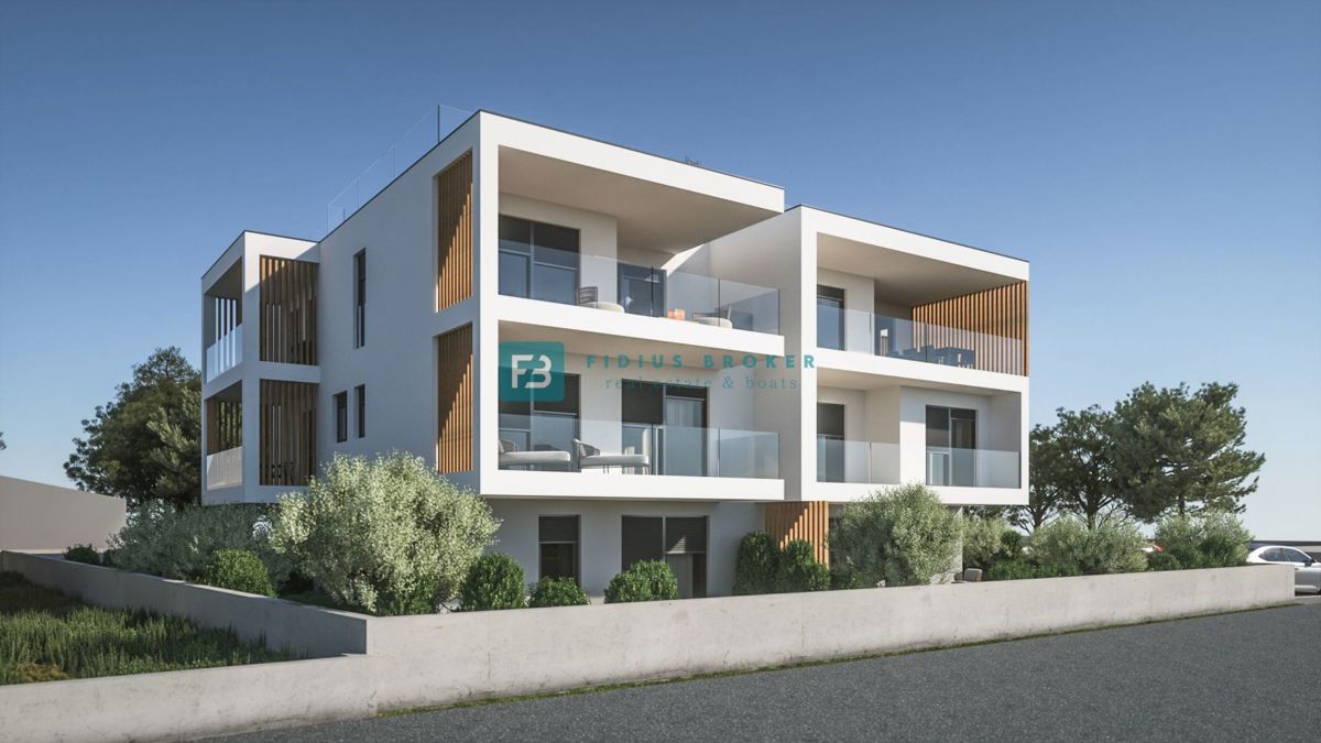 VODICE, novogradnja, pritličje, moderno stanovanje, 650 m do plaže