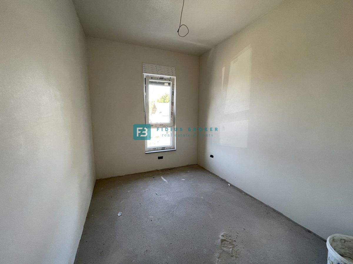 SRIMA, novo, 300 m od plaže, pogled na morje, 3 spalnice, 2 parkirni mesti