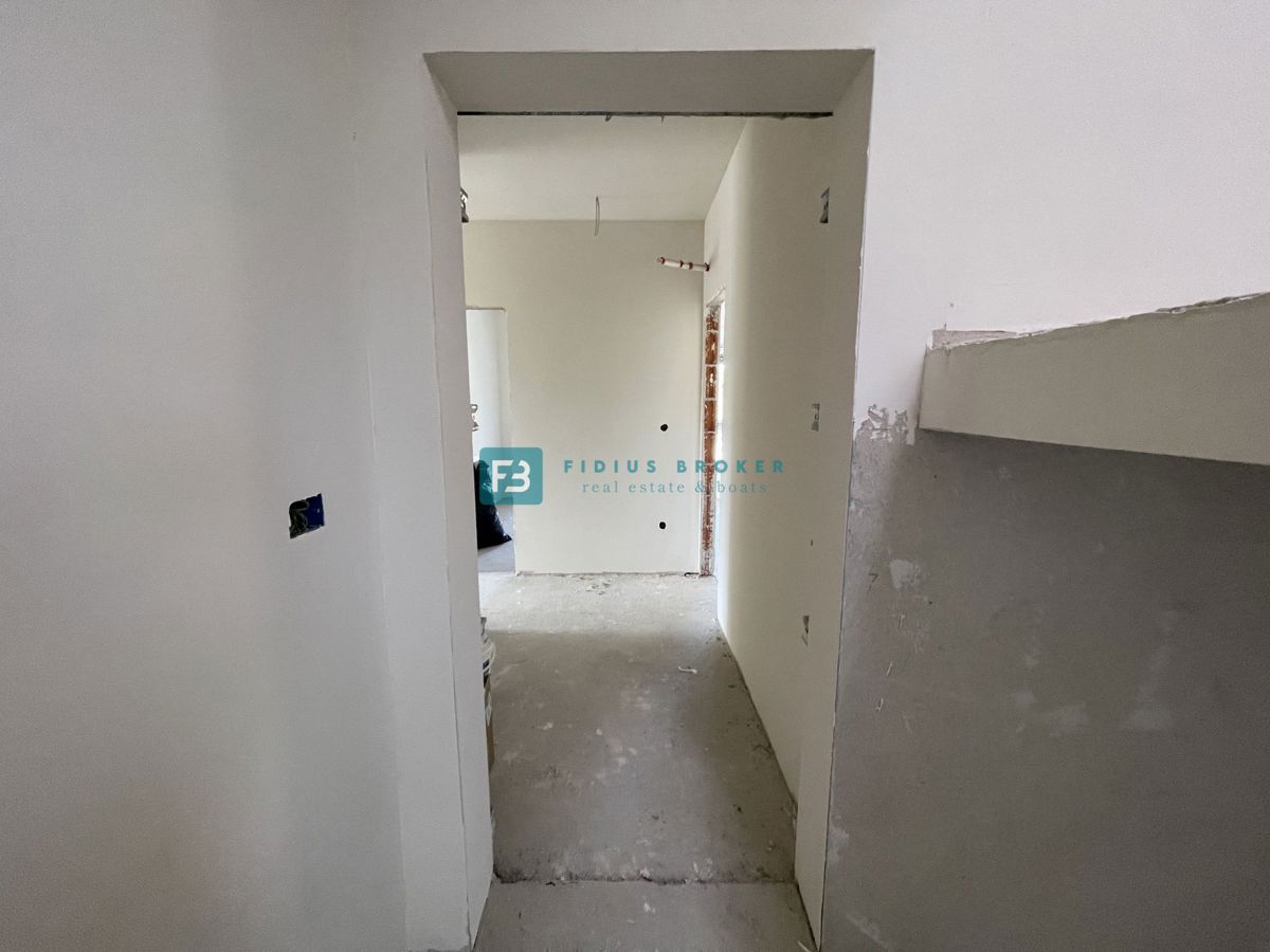 SRIMA, novo, 300 m od plaže, pogled na morje, 3 spalnice, 2 parkirni mesti