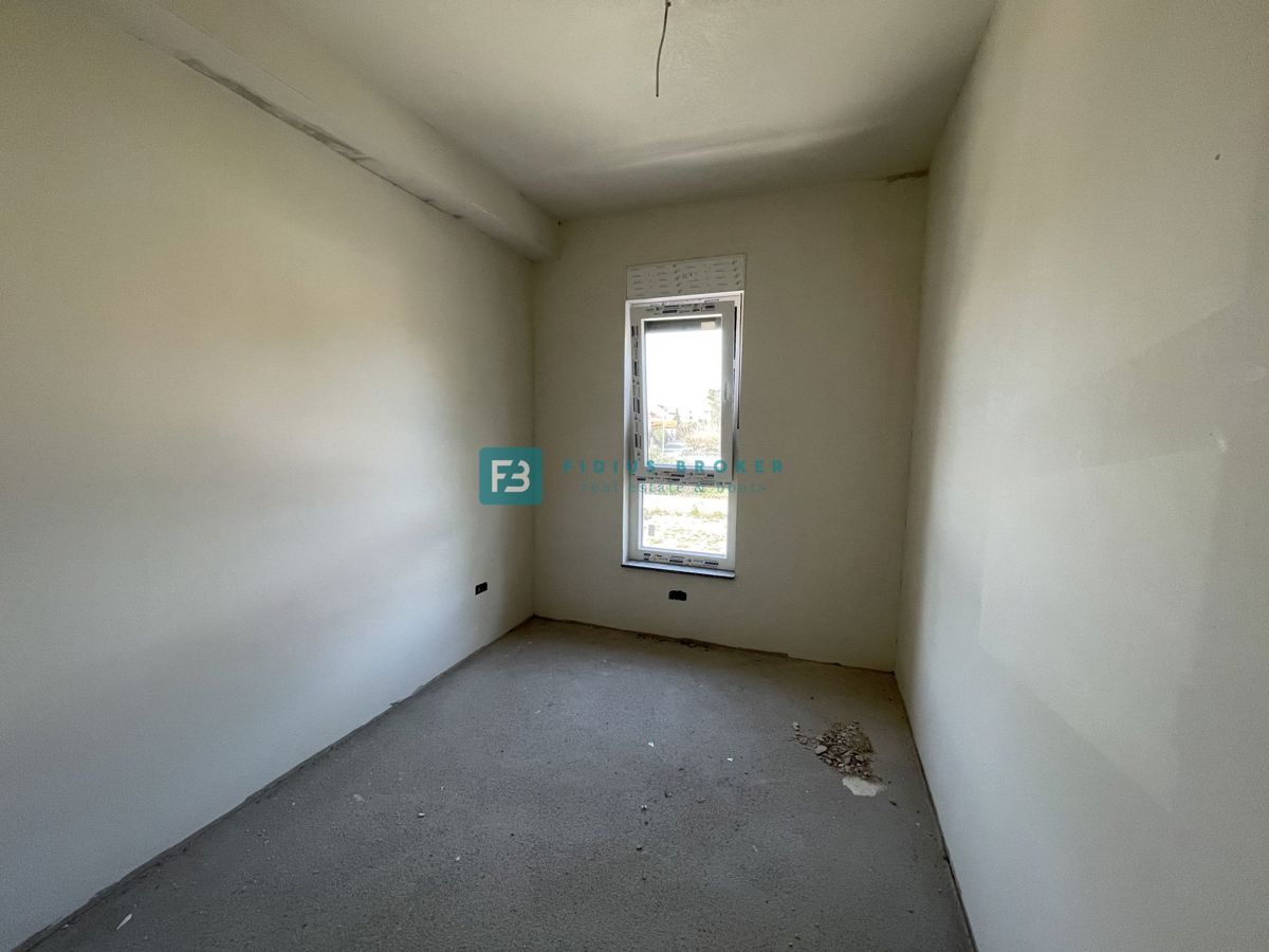 SRIMA, novo, 300 m od plaže, pogled na morje, 3 spalnice, 2 parkirni mesti