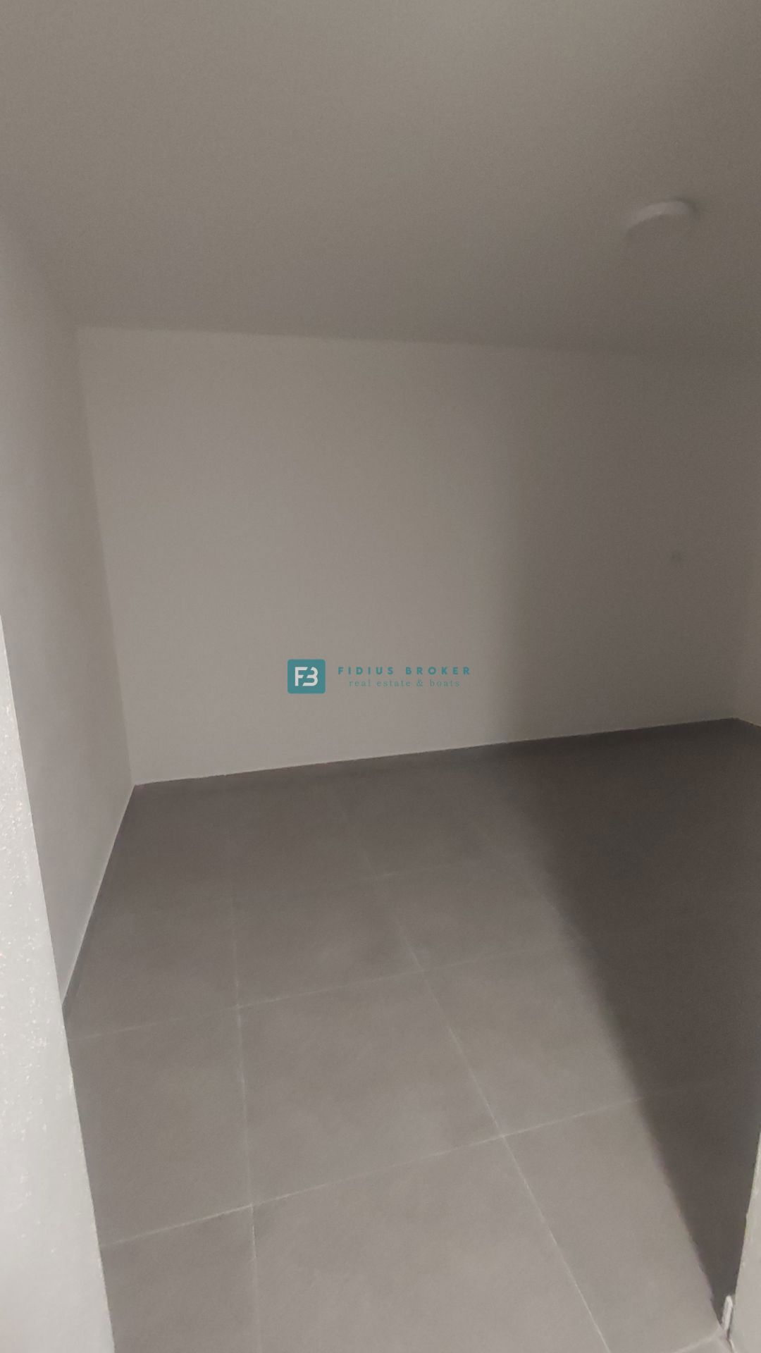 VODICE, novo, dokončano, pritličje, vrt 117 m2, mirna lokacija