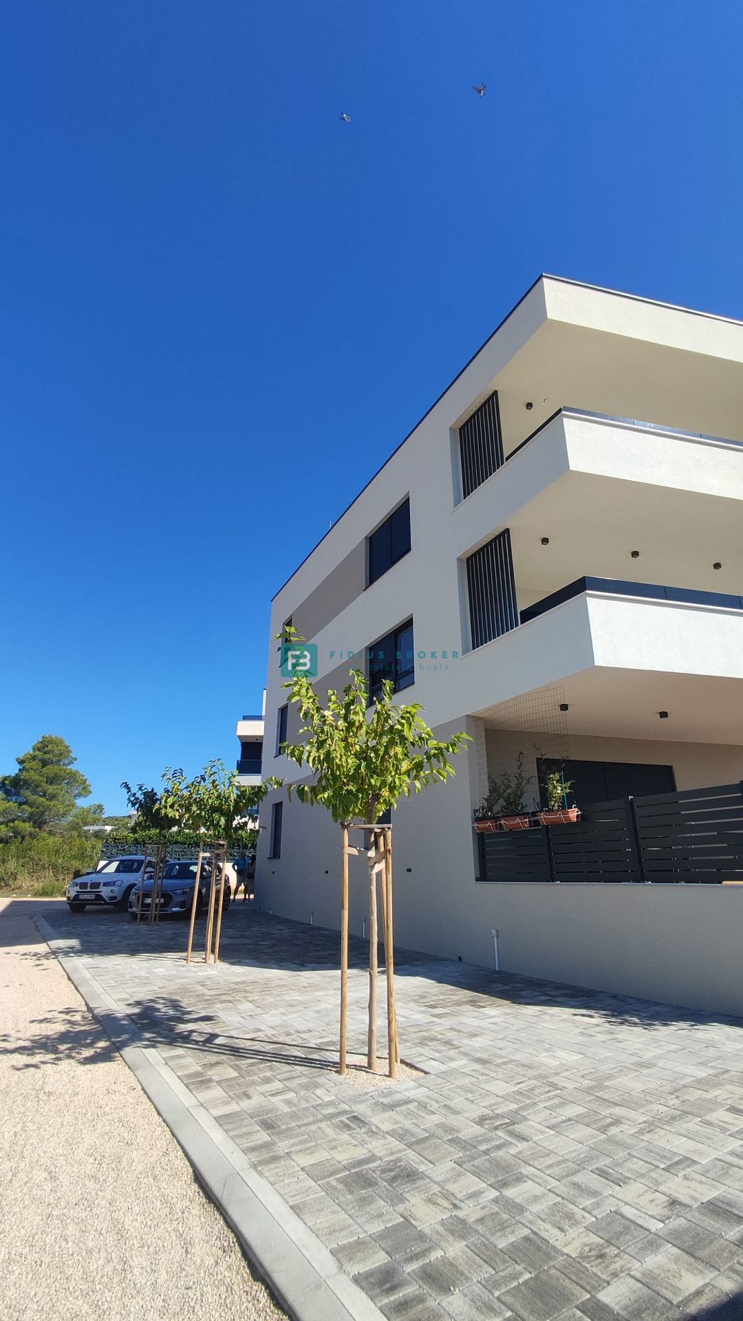 VODICE, novogradnja, pogled na more, 1. nadstropje, 400 m od plaže