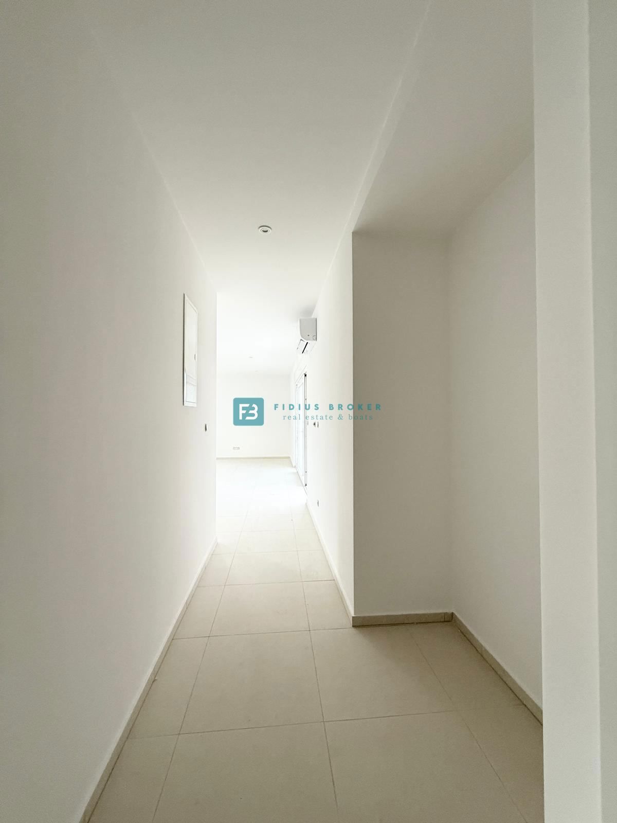 VODICE, novogradnja, pogled na more, 1. nadstropje, 400 m od plaže