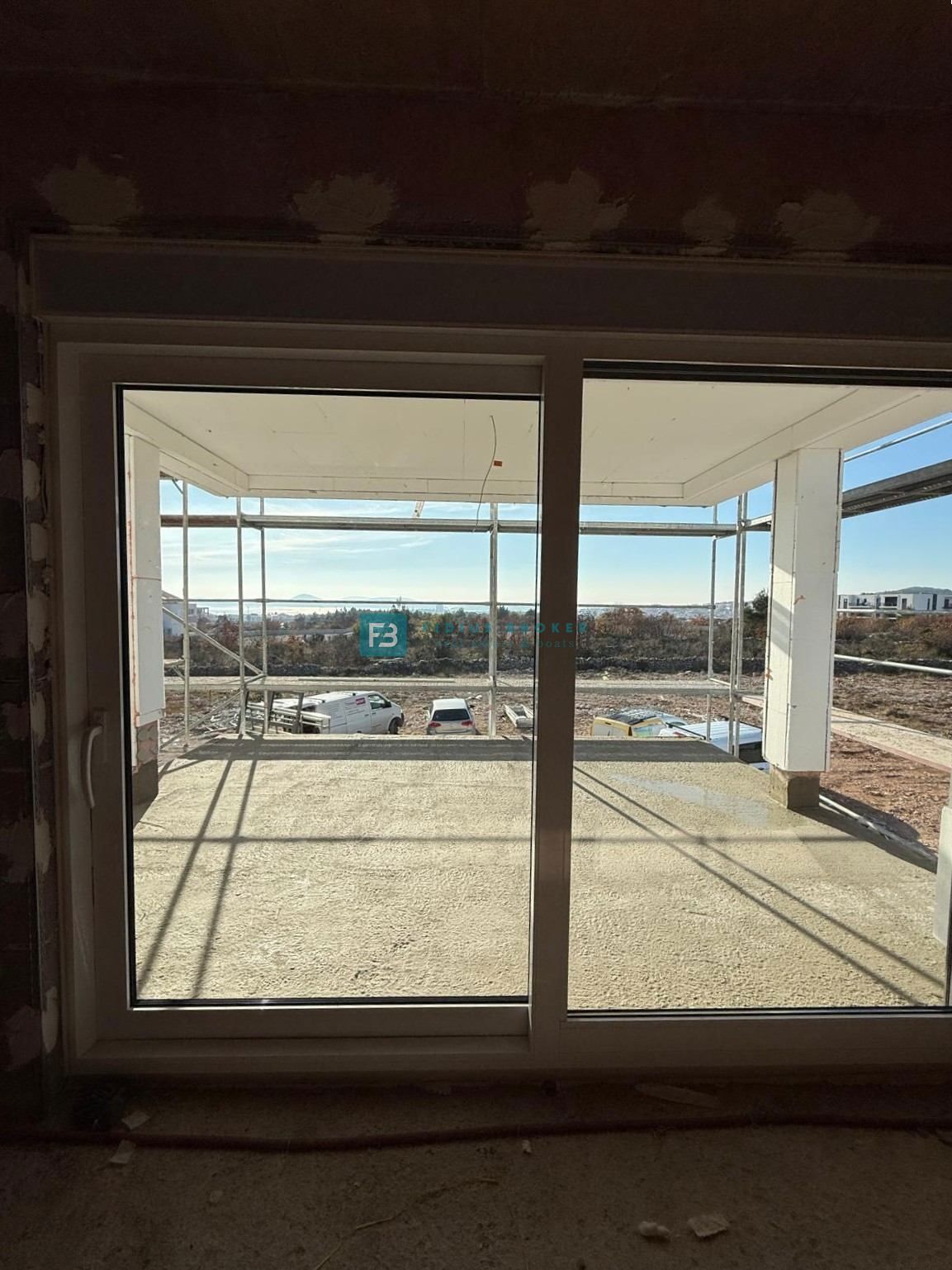 VODICE, novogradnja, 1. nadstropje, pogled na morje, 2 spalnici