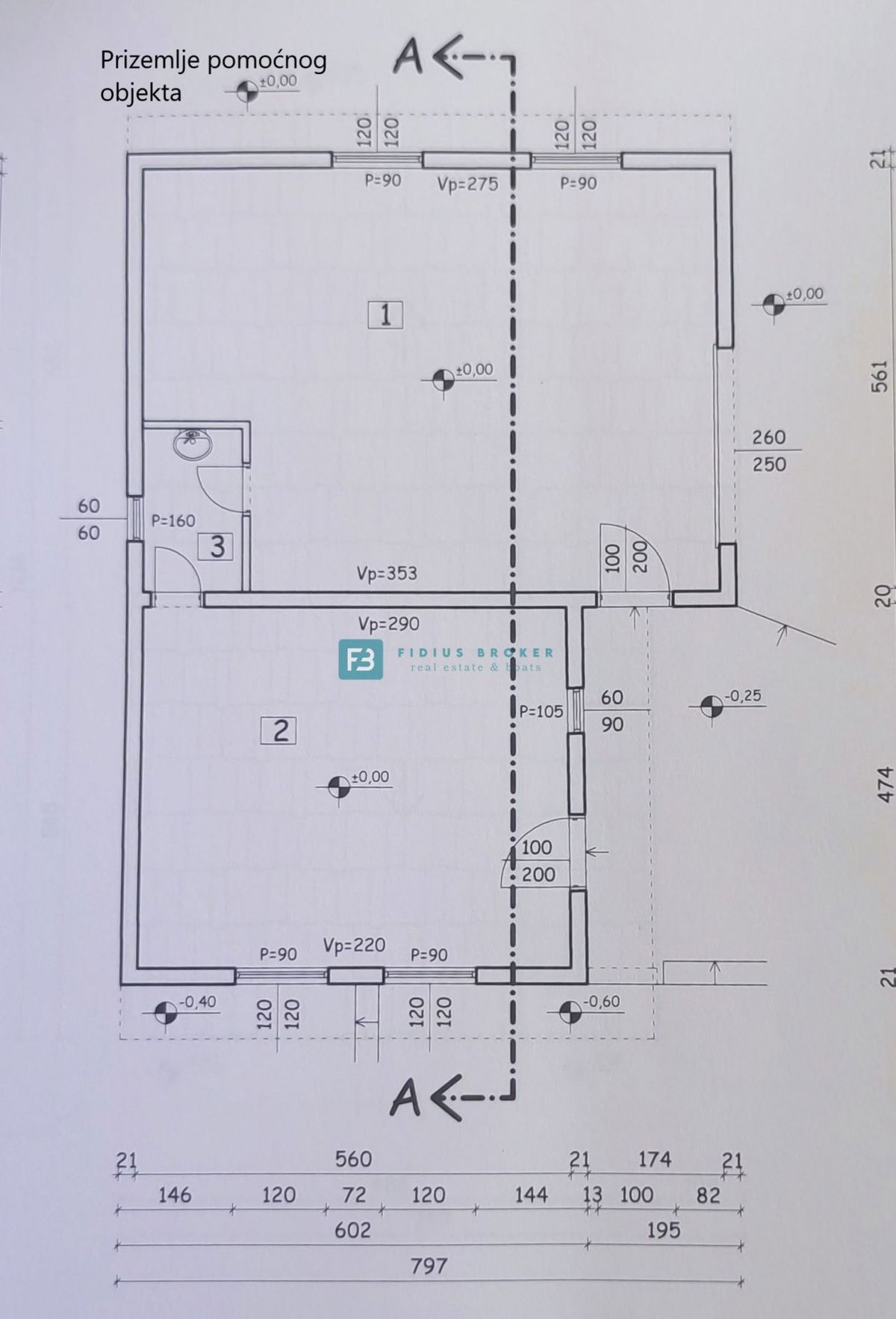 VODICE, samostojna hiša, 3 ločena stanovanja, terasa, garaža, blizu centra, parcela 1185 m2