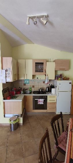 VODICE, center mesta, 2. nadstropje, 150 m od obale, terasa, pogled na park