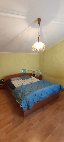 VODICE, center mesta, 2. nadstropje, 150 m od obale, terasa, pogled na park