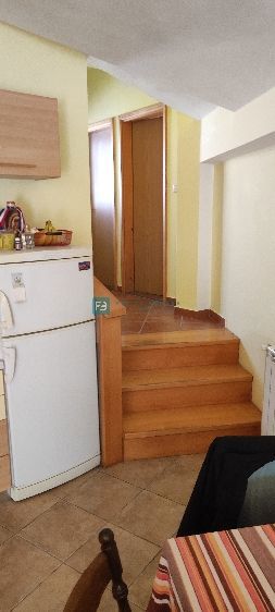 VODICE, center mesta, 2. nadstropje, 150 m od obale, terasa, pogled na park