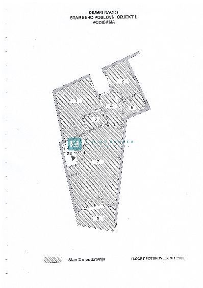 VODICE, center mesta, 2. nadstropje, 150 m od obale, terasa, pogled na park