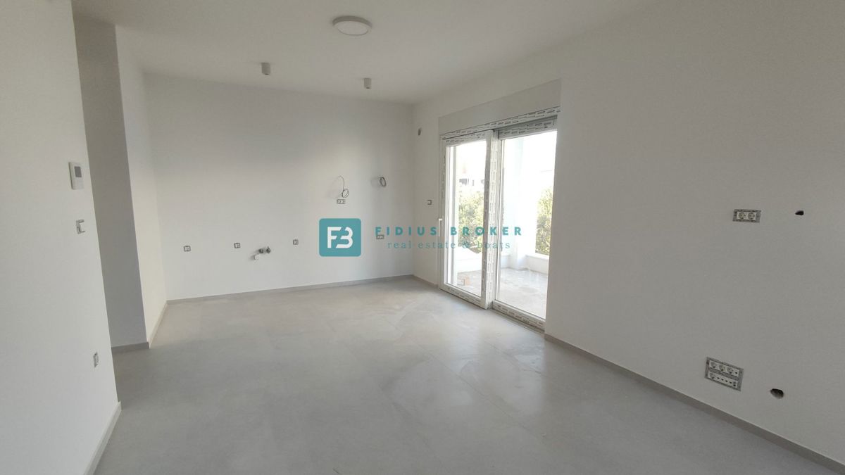 VODICE, novogradnja, 1. nadstropje, moderno stanovanje, 650 m do plaže