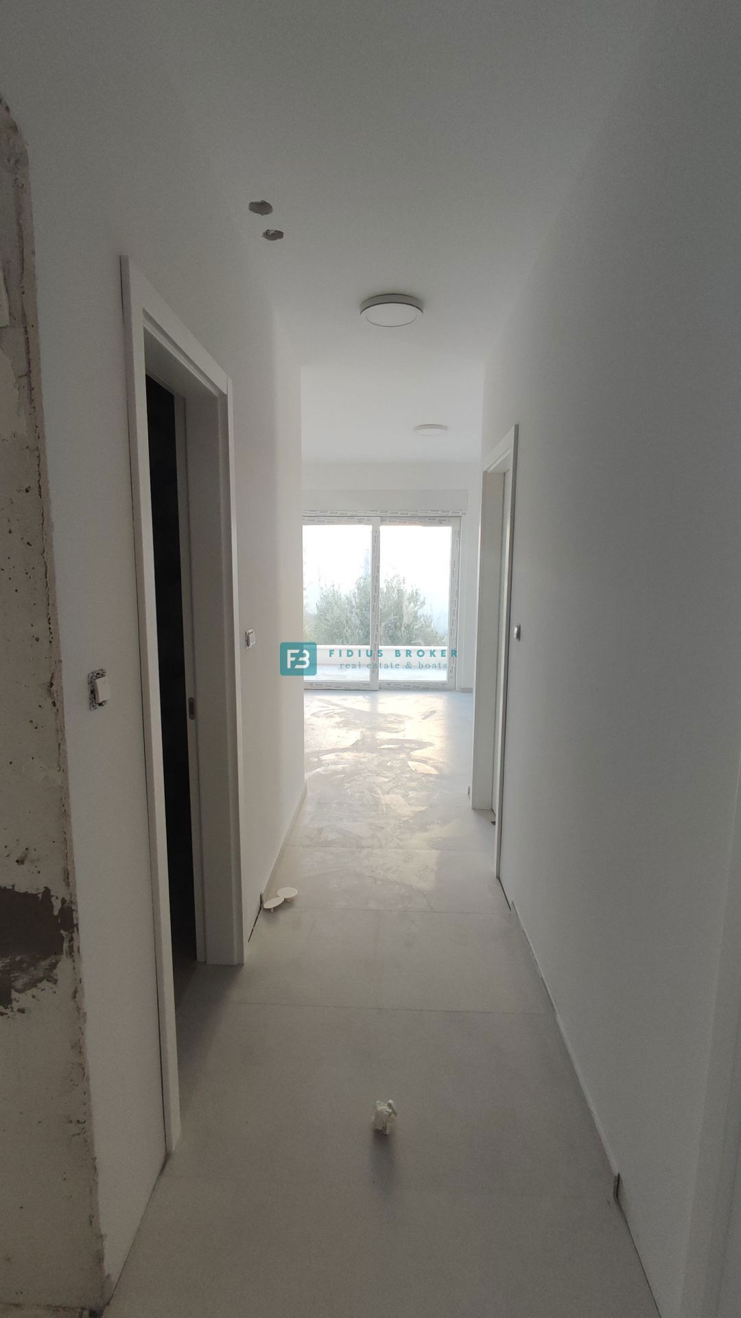 VODICE, novogradnja, 1. nadstropje, moderno stanovanje, 650 m do plaže