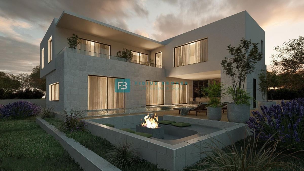 VODICE, nova, luksuzno opremljena vila, bazen, garaža, wellness, telovadnica, razgled