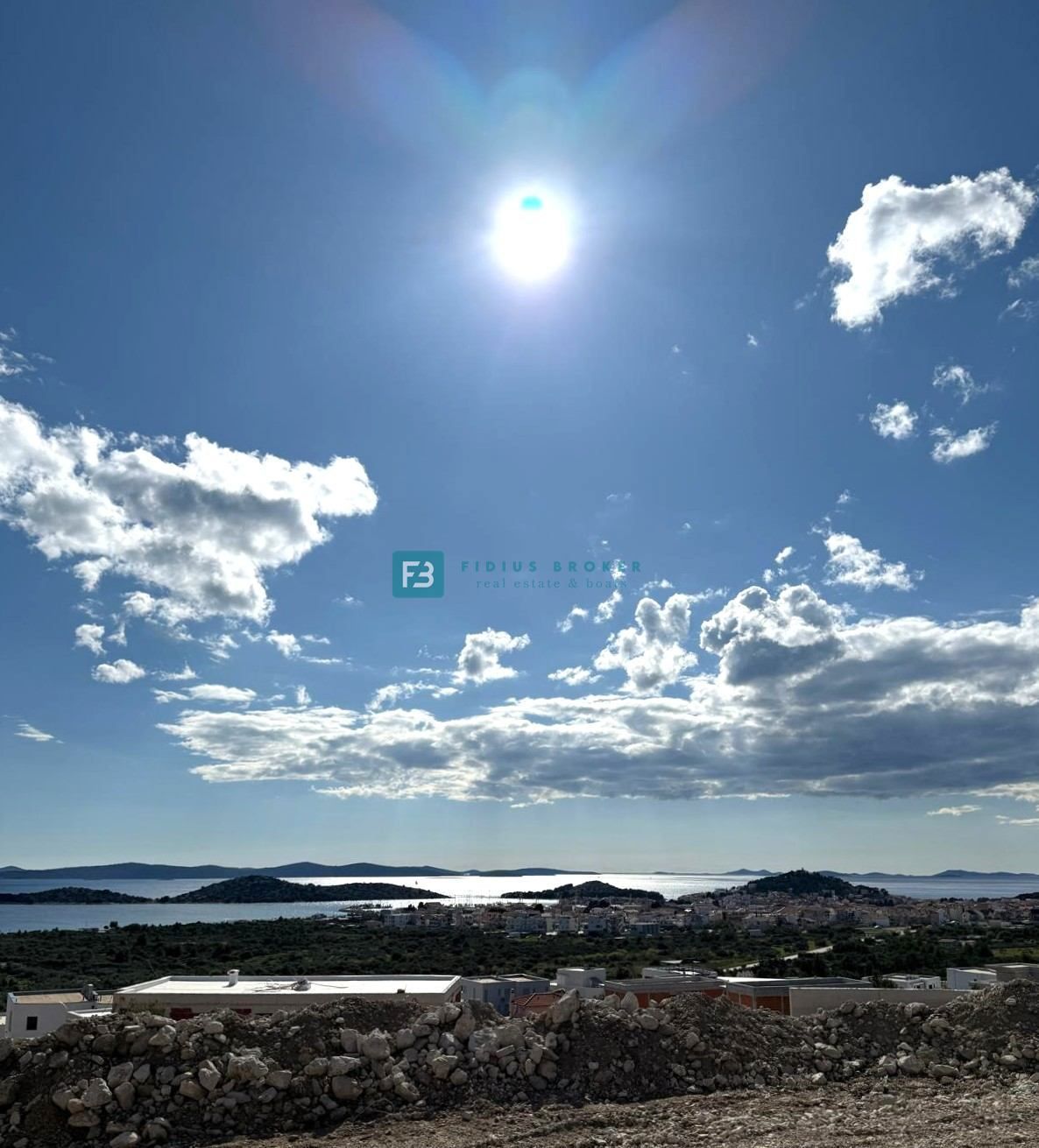 VODICE, novo, moderna hiša, bazen, pogled na morje, vrt, S1