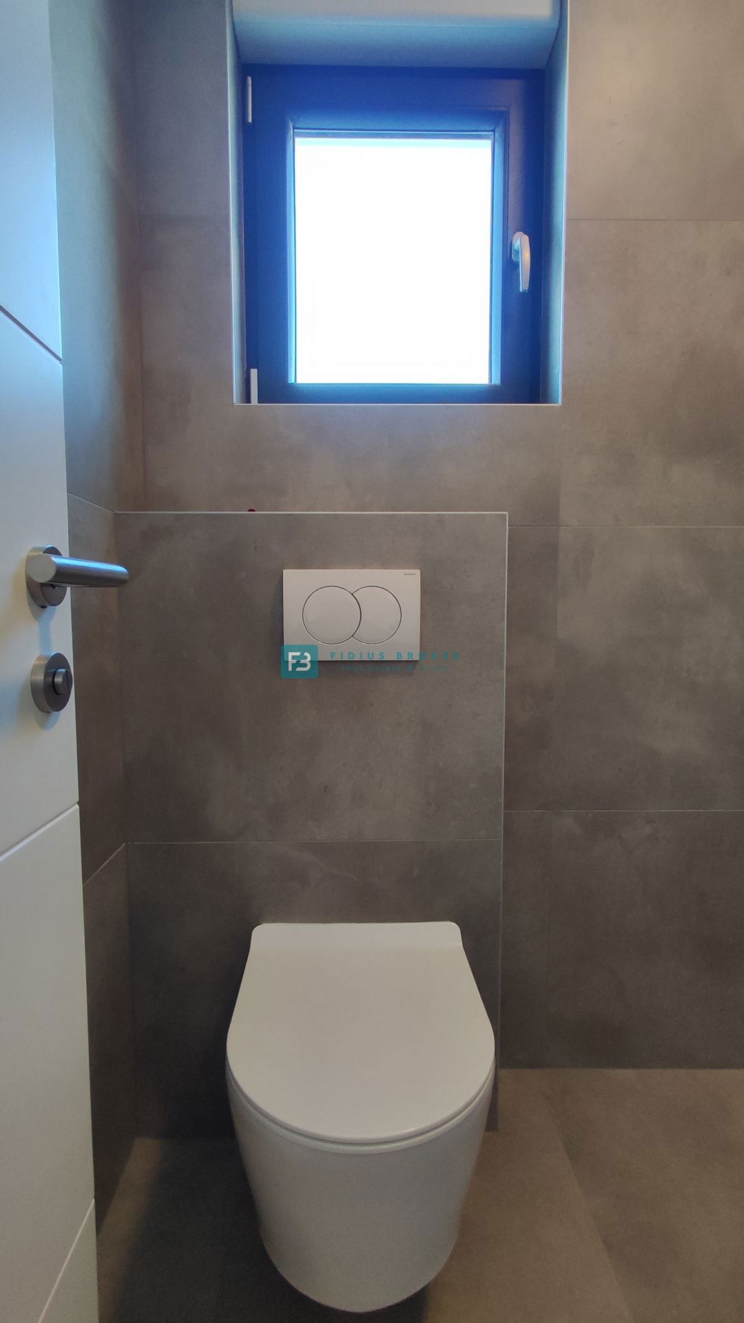 VODICE, novogradnja, dvoetažno stanovanje, vrt 138 m2, 3 ss