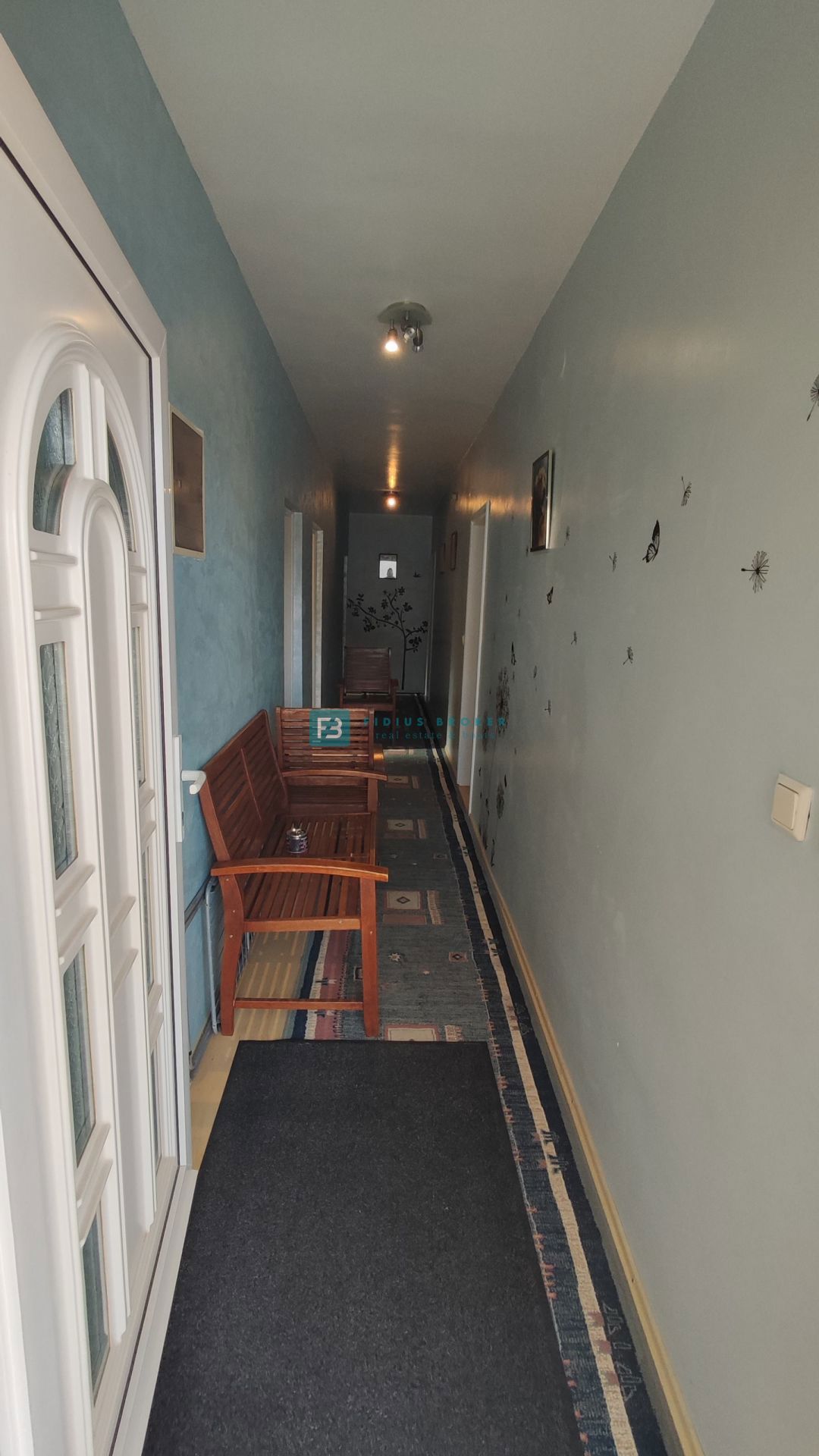 VODICE, vrhunska lokacija, apartmajska hiša, 350 m od plaže, garaža