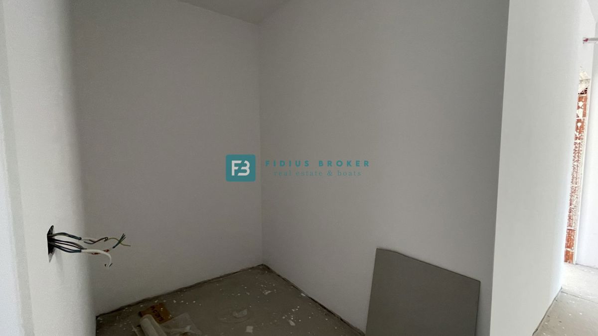 VODICE - SRIMA, novogradnja, top lokacija, 300 m od morja, 3sob