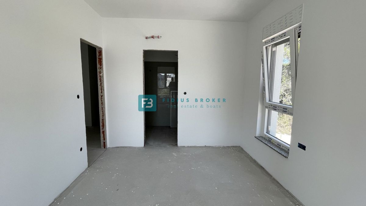 VODICE - SRIMA, novogradnja, top lokacija, 300 m od morja, 3sob