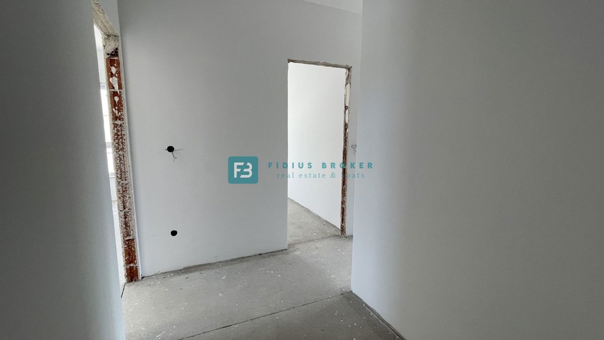 VODICE - SRIMA, novogradnja, top lokacija, 300 m od morja, 3sob