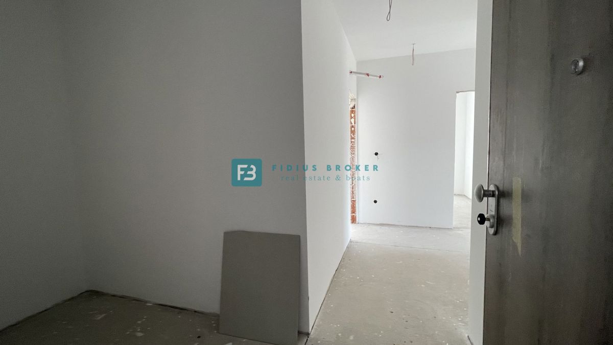 VODICE - SRIMA, novogradnja, top lokacija, 300 m od morja, 3sob