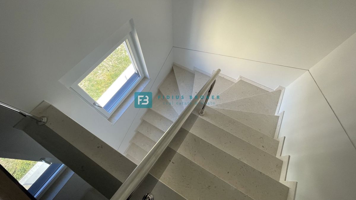 VODICE - SRIMA, nova, dvojček, 300 m do plaže, pogled na morje, S1