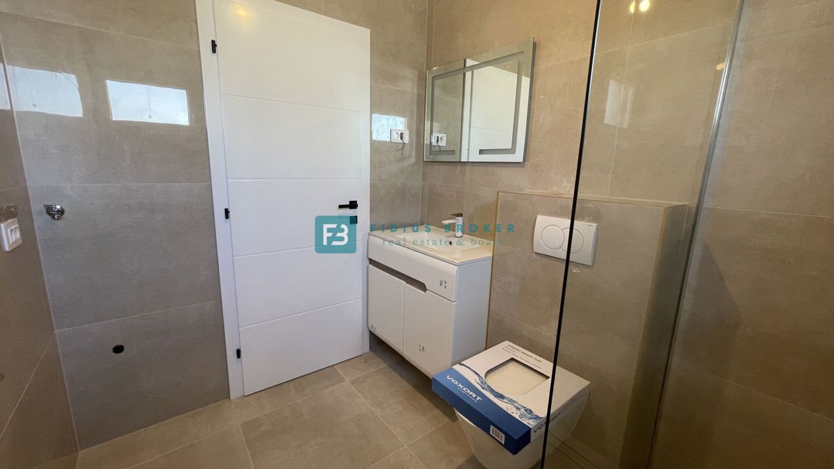 VODICE - SRIMA, nova, dvojček, 300 m do plaže, pogled na morje, S1