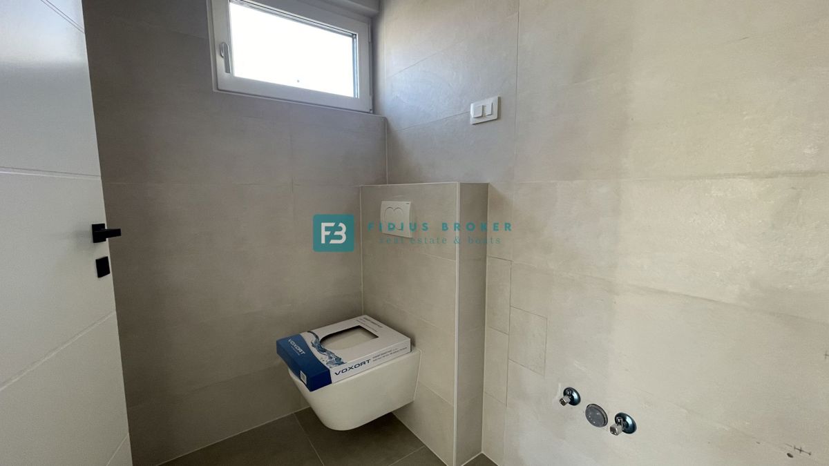 VODICE - SRIMA, nova, dvojček, 300 m do plaže, pogled na morje, S1